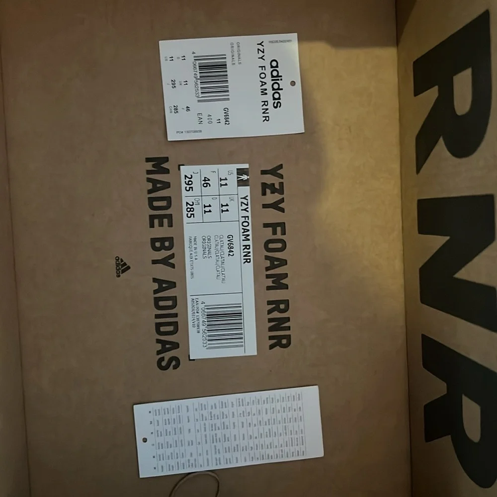 Yeezy Foam RNR - Picture 6 of 8